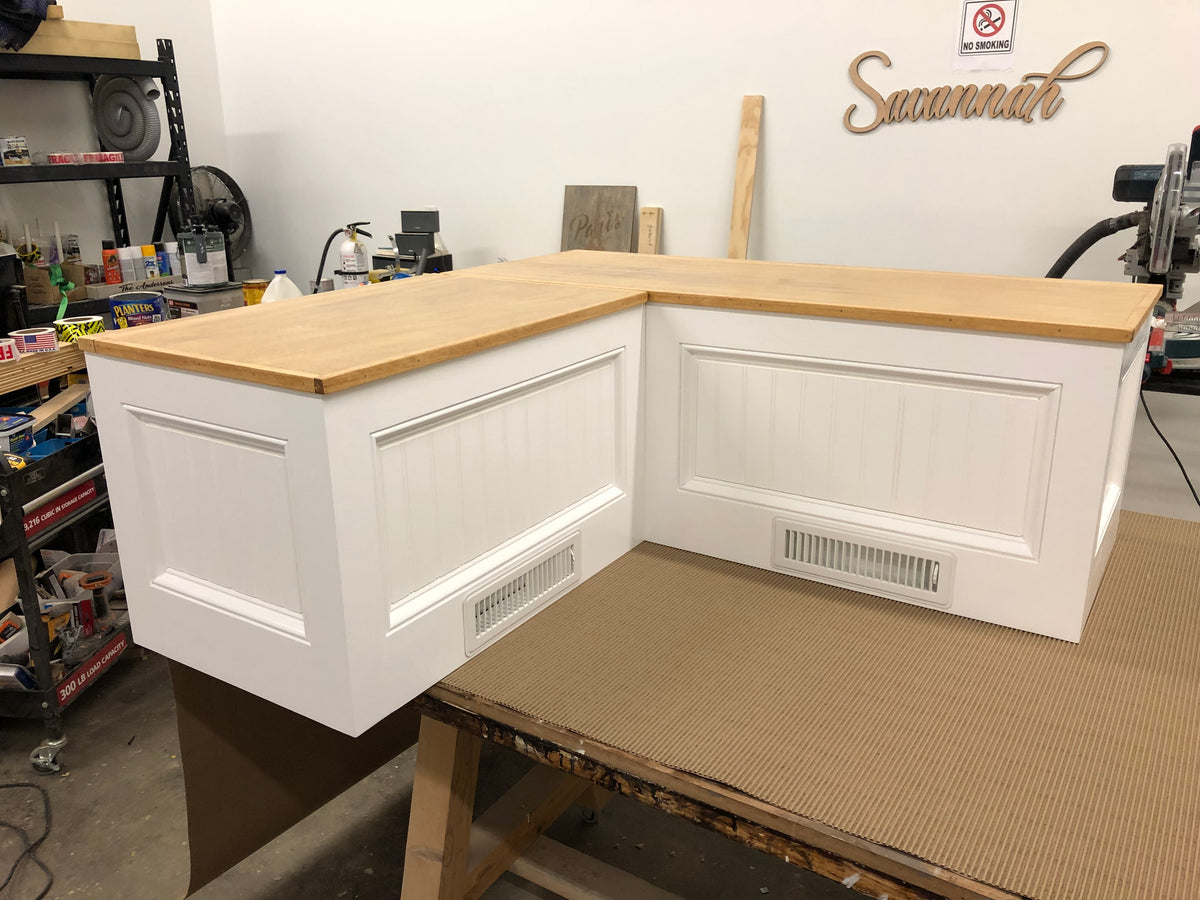 Photo of Traditional L-shape corner bench with no backrest