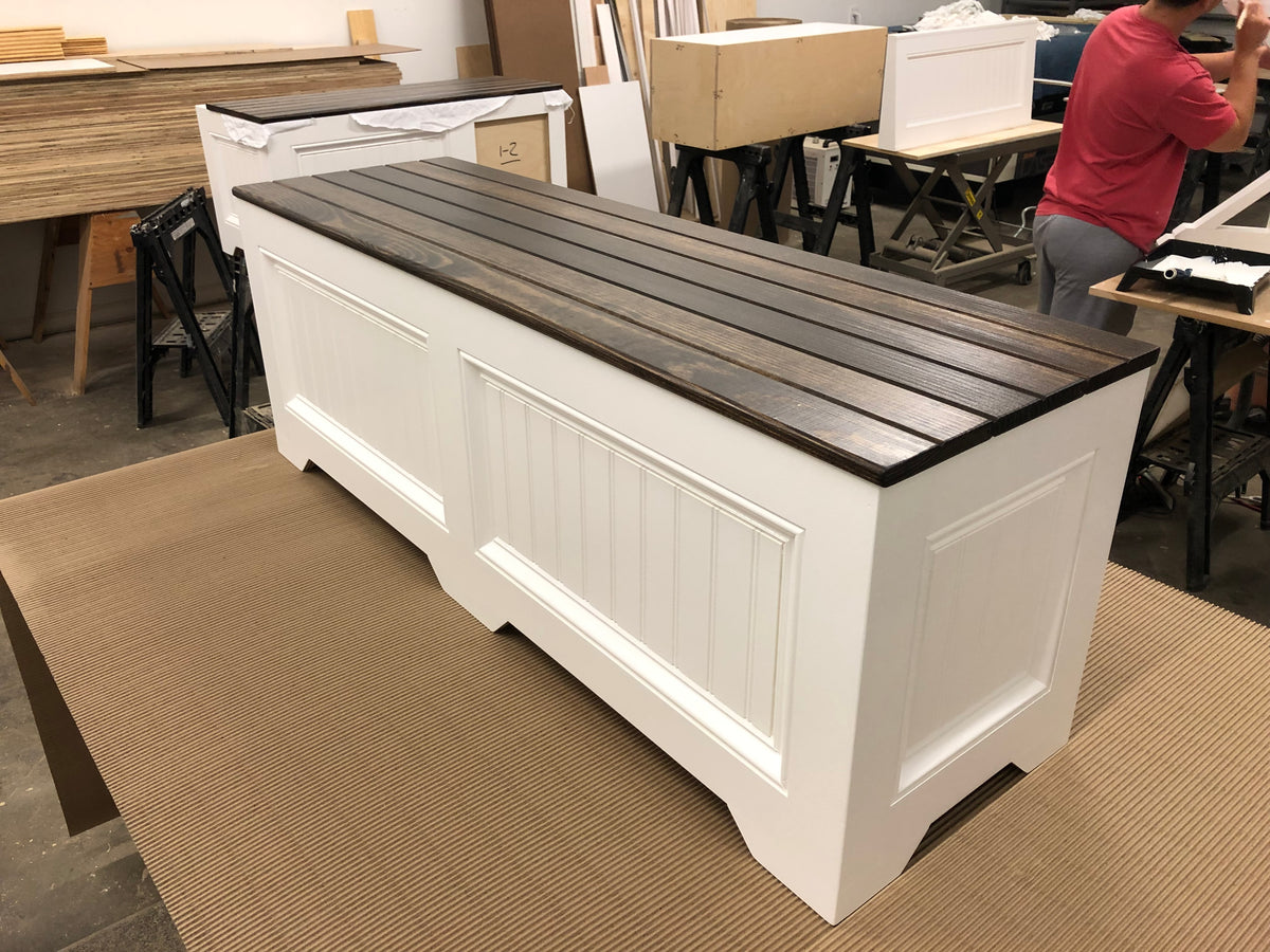 Photo of a Traditional "V" Groove Top displayed on a Traditional straight bench with vent legs